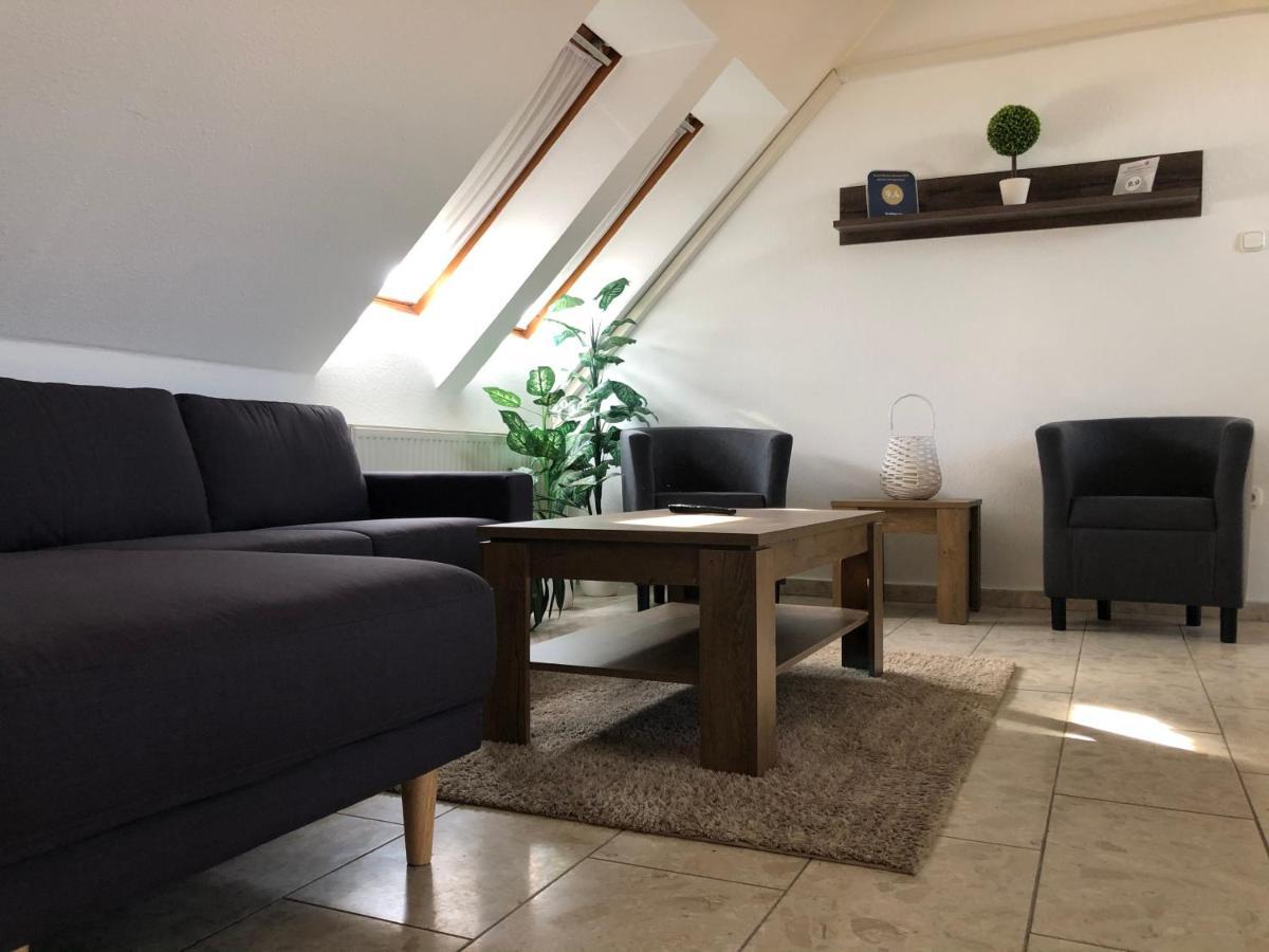 Mol-Ker-Vill Apartment Lenti Eksteriør billede