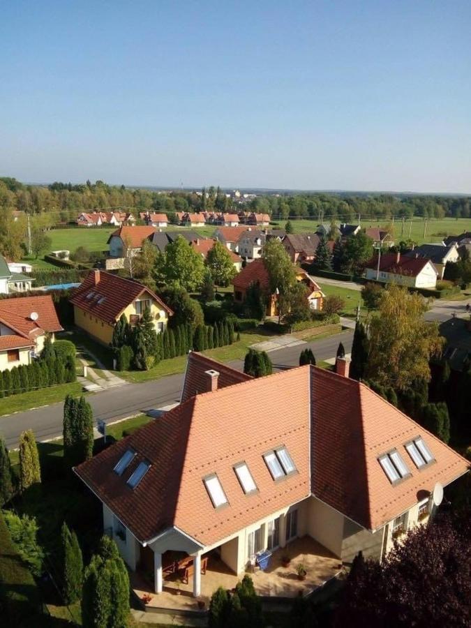 Mol-Ker-Vill Apartment Lenti Eksteriør billede